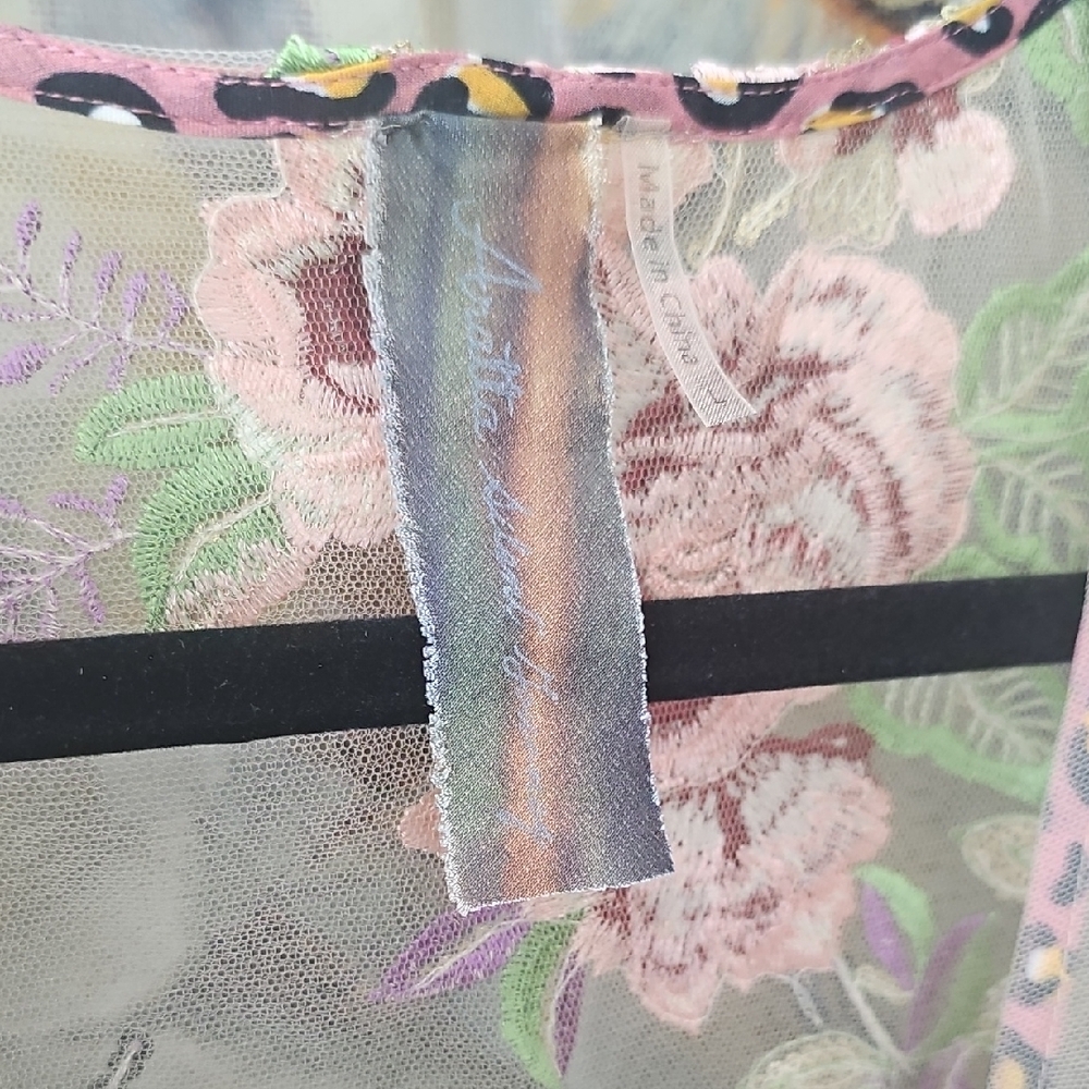 Aratta Floral Sheer Kimono with Pink and Green Embroidery Size Large - Picture 2 of 7